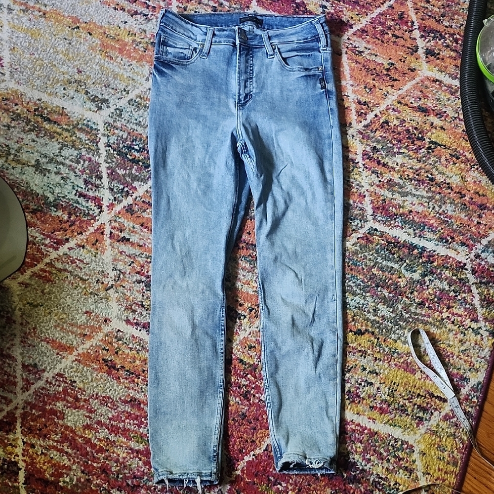 Silver Jeans Co. women's Infinite Fit skinny jeans